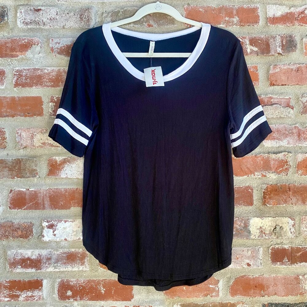 Atticute: Women's NWT short sleeve jersey t-shirt, black w/white accent, size L.
